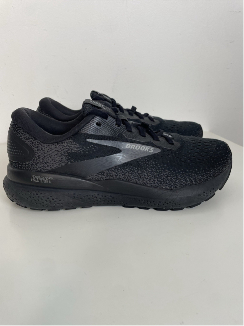 Brooks Ghost 16 GTX Women's 8.5 Black Running Shoes Sneakers Goretex Waterproof